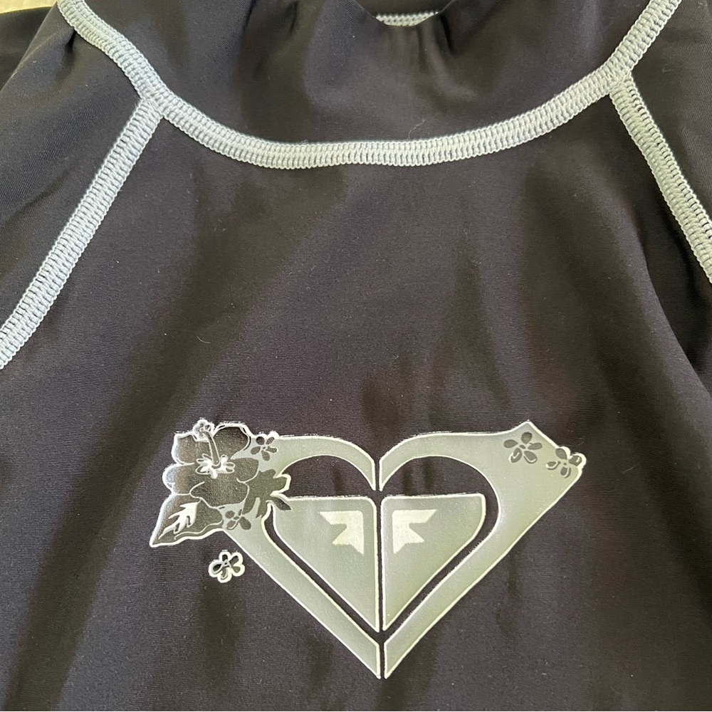 Roxy Rashguard - Picture 2 of 6